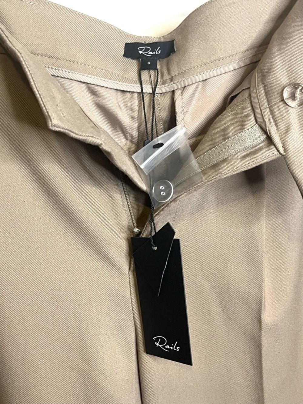 NWT Rails Women’s Size 0 (Waist 25) Marnie Pleated Front Pant in Almond - Picture 5 of 10